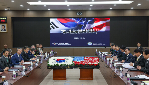 안규백 국방부 장관과 피트 헤그세스 미국 국방부(전쟁부) 장관이 지난 4일 서울 용산 국방부 청사에서 열린 제57차 한미안보협의회의(SCM) 확대회의에 참석해 있다. [사진=연합뉴스]