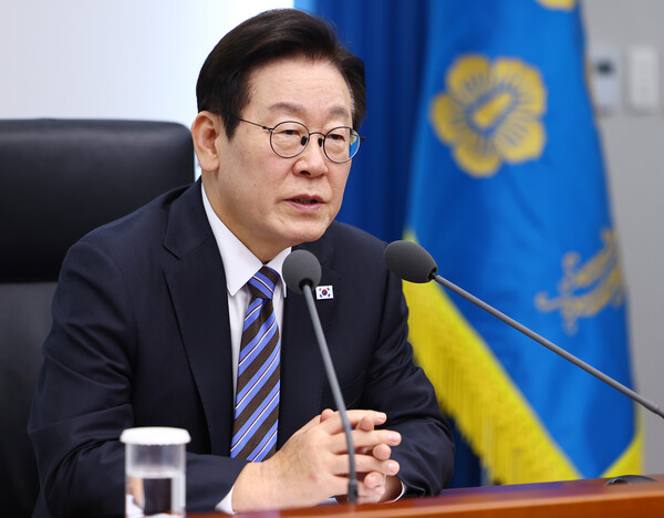 이재명 대통령이 13일 용산 대통령실에서 열린 수석보좌관회의에서 발언하고 있다. [사진=연합뉴스]