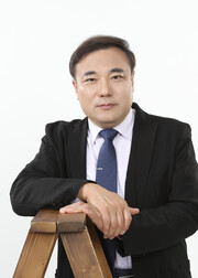                김홍국 칼럼니스트