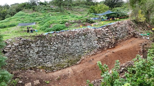 고흥 남양리 산성 성벽 전경 [사진=고흥군 제공]