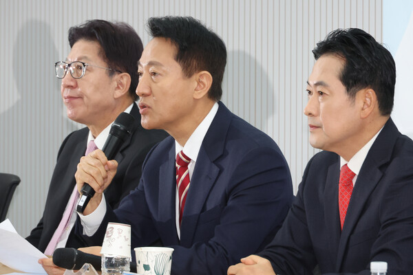 오세훈 서울시장이 12일 서울 여의도 당사에서 열린 '지방선거총괄기획단-시도 광역단체장 연석회의'에서 발언하고 있다. [사진=연합뉴스]