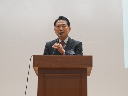 장동혁 국민의힘 당대표가 축사에서 "미래의 승부수는 결국 신성장산업에서 찾아야 한다"고 강조했다. [사진=폴리뉴스 이준수 PD]