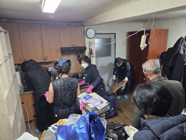 ▲ 국가유공자 가구에 나비활동 지원 사진 광주동구 제공(사진=광주광역시 제공)