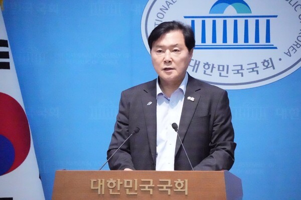 <b>민주당</b>, 한동훈 딸 의혹 <b>재수사 촉구</b>…봉사실적·표창장·논문 쟁점별 공...