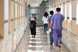 [이슈] 의료계 줄줄이 집단 휴진, 오늘 동네 <b>병원</b>도 문 닫았다.. 의협, ...