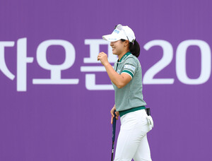 [KLPGA] 고지우 ,'<b>하이원리조트</b> 여자<b>오픈</b>' <b>우승</b>