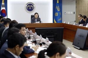 <b>대통령실</b> "RE100 산단 추진 TF 구성·특별법 제정"…서남권·울산 유력
