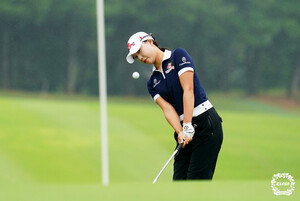 [KLPGA] <b>문정민</b>, 동부건설·한국토지신탁 챔피언십 이틀 연속 선두..'통...
